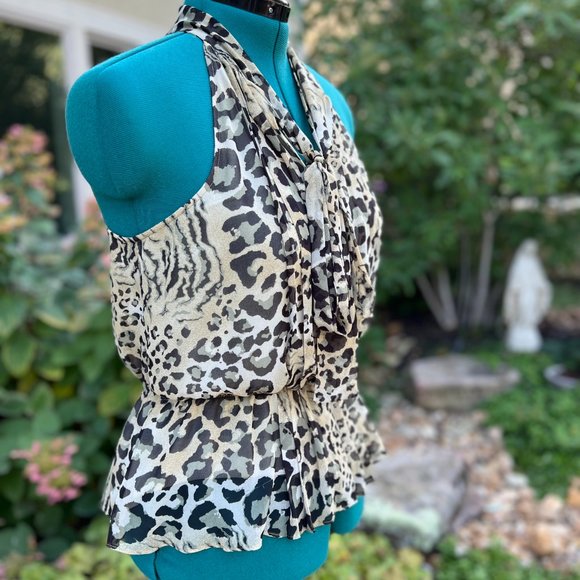 Leopard print sleeveless blouse w/tie front - Picture 4 of 7